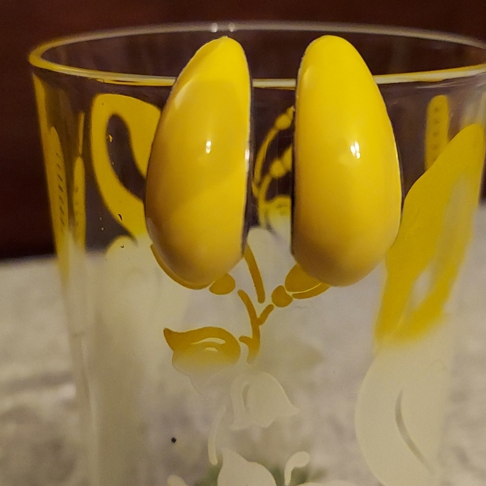 ☀️Vintage Yellow Enamel Earrings